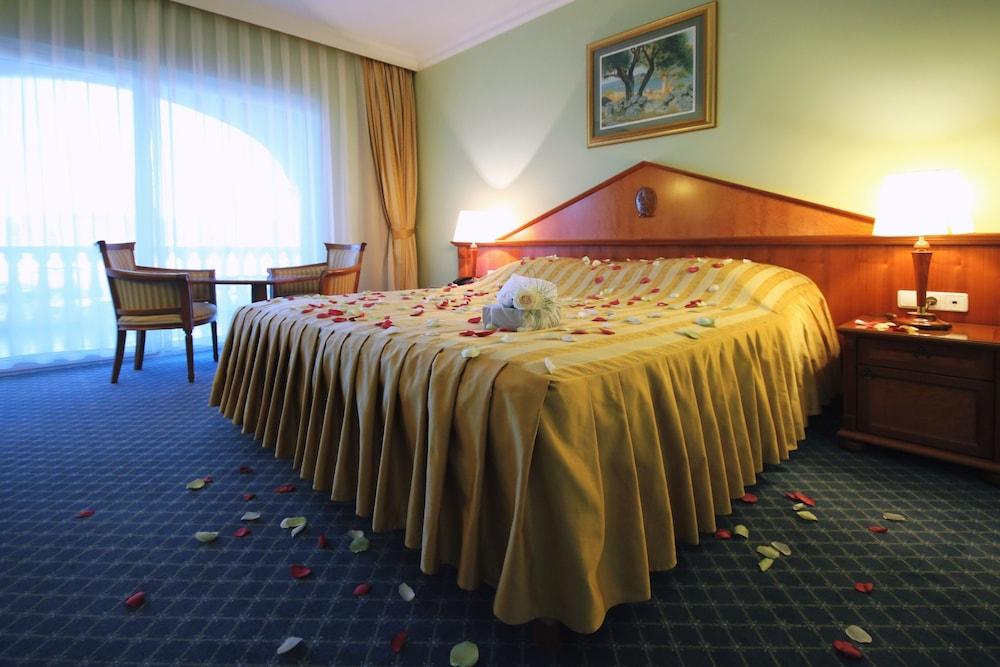 Marina Frapa Resort Rogoznica Exterior photo