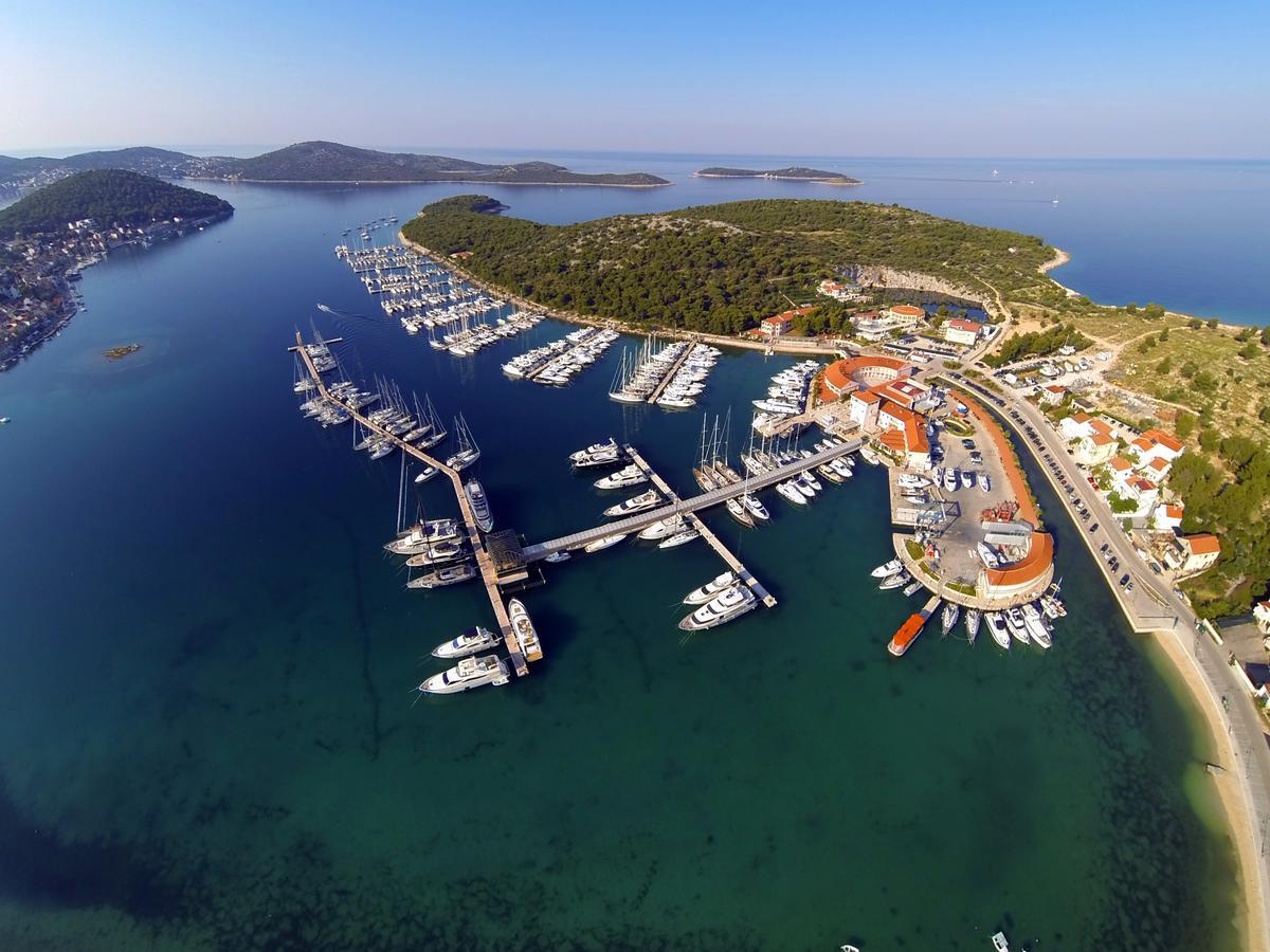 Marina Frapa Resort Rogoznica Exterior photo