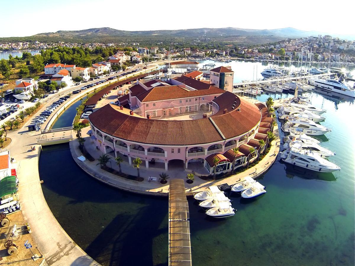 Marina Frapa Resort Rogoznica Exterior photo